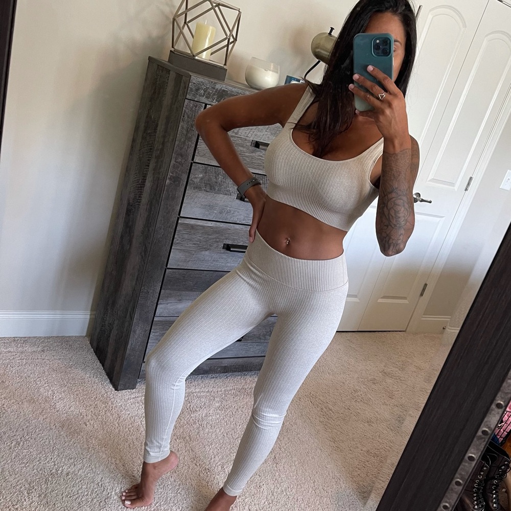 Oatmeal Ribbed Seamless Workout Set